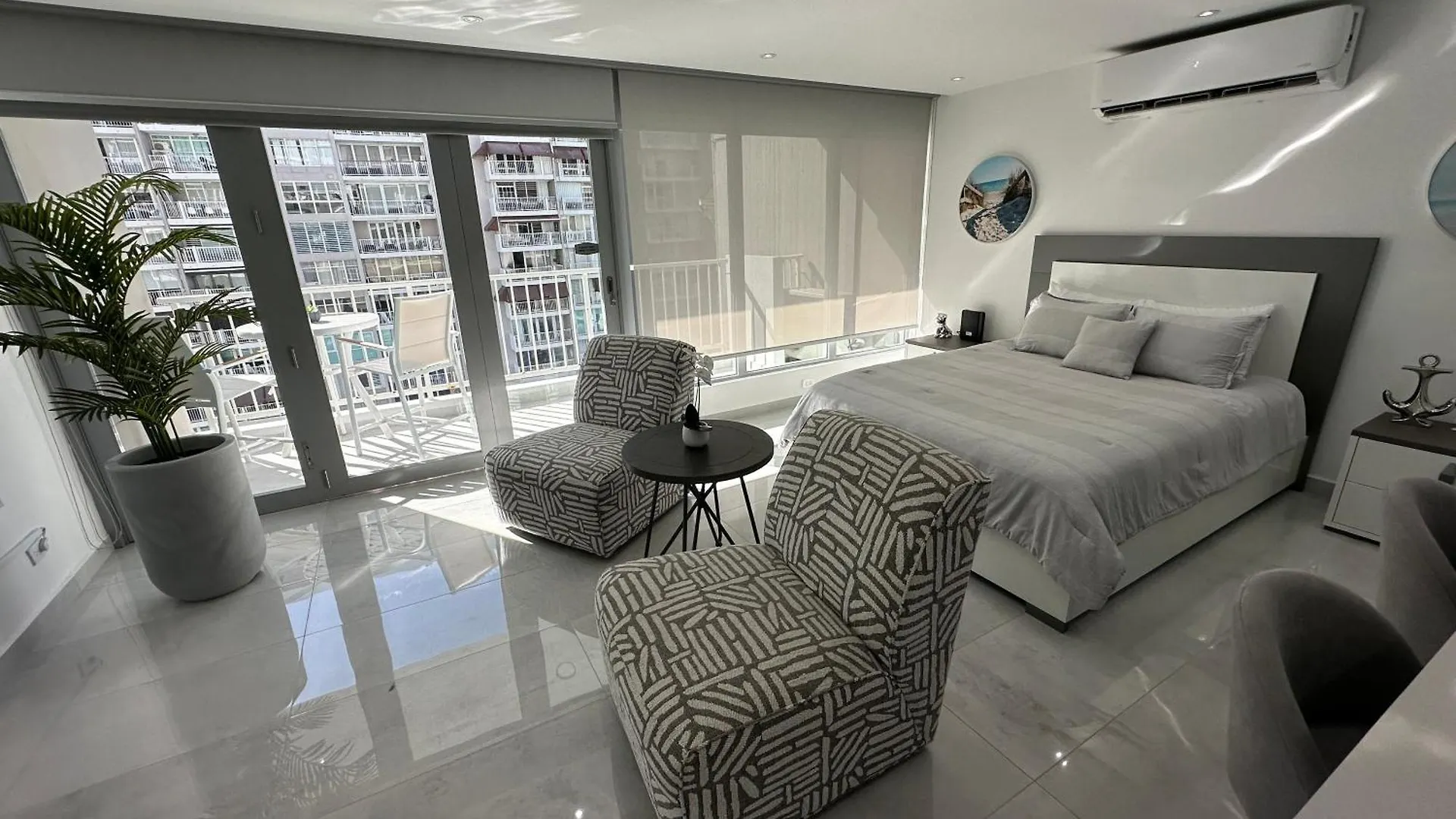 Ocean Front Coral Luxury Apartment Σαν Χουάν