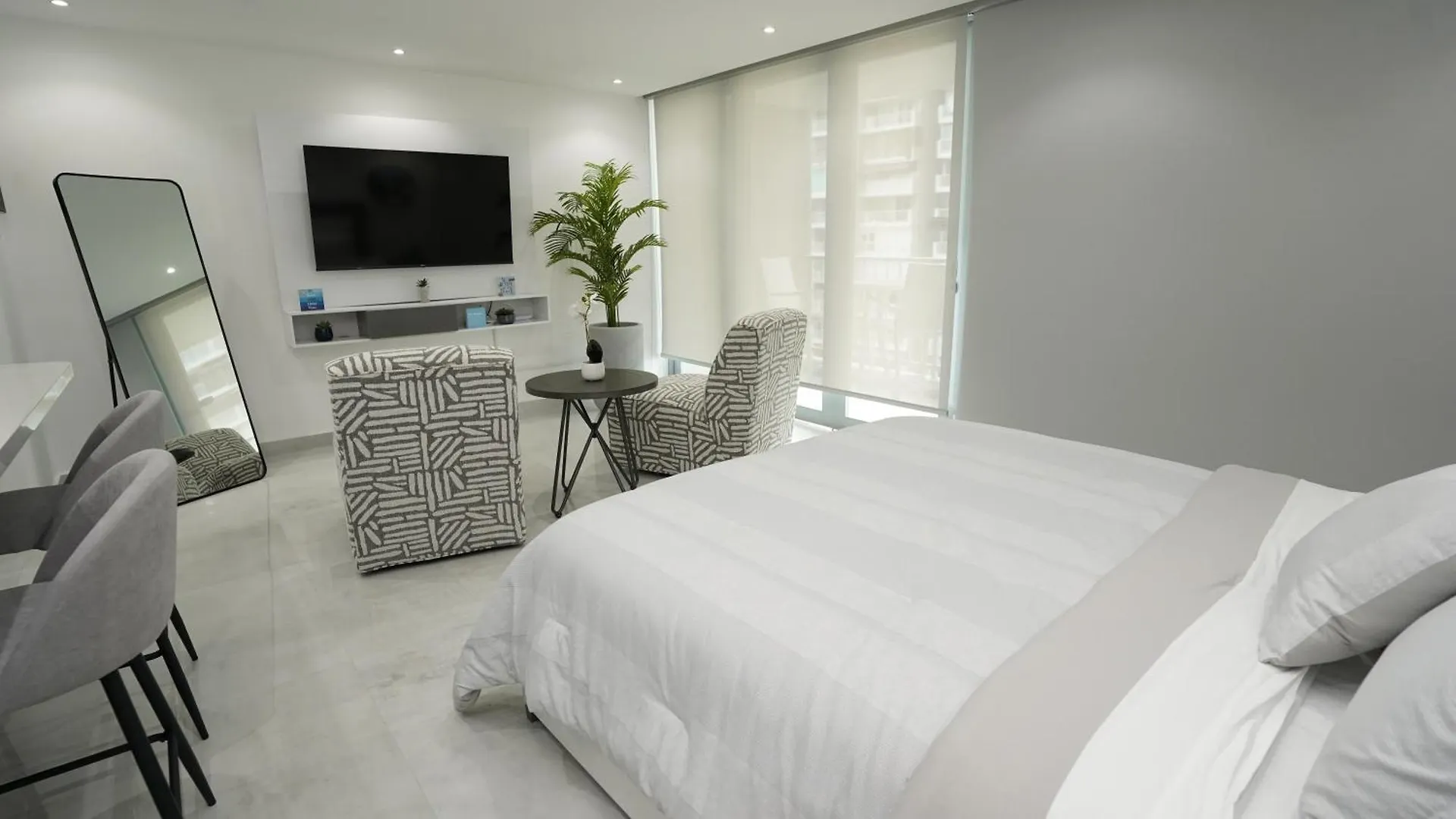 Ocean Front Coral Luxury Apartment Σαν Χουάν