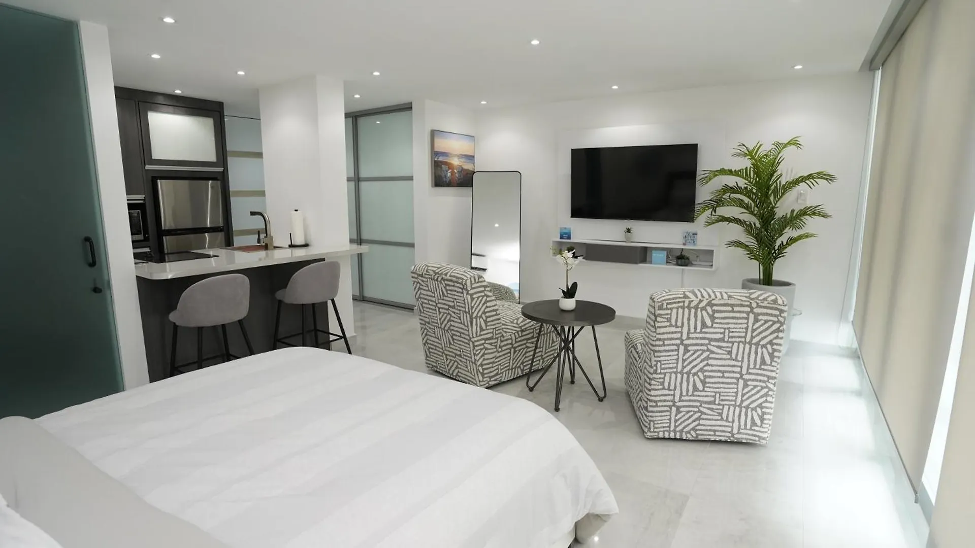 Ocean Front Coral Luxury Apartment Σαν Χουάν